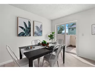 Photo #5: 4308988 Listing