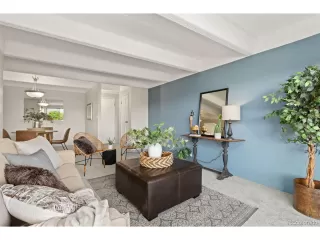 Photo #5: 4314347 Listing