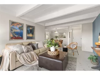 Photo #6: 4314347 Listing