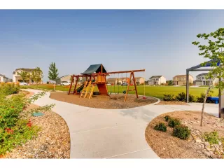 Photo #5: 4326697 Listing