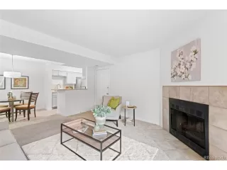 Photo #5: 4329246 Listing