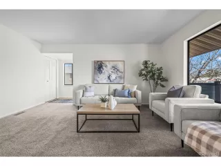 Photo #4: 4339274 Listing