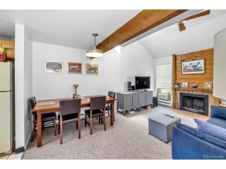 Photo #3: 4345125 Listing