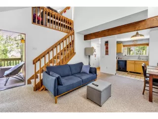 Photo #6: 4345125 Listing