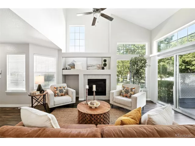 MLS: 4352328 Condo For Sale