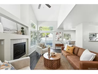 Photo #6: 4352328 Listing