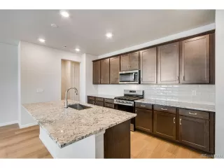 Photo #2: 4357158 Listing