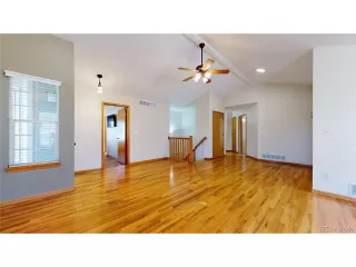 Photo #6: 4357287 Listing