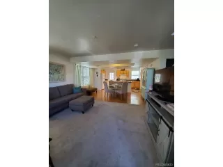 Photo #5: 4363339 Listing