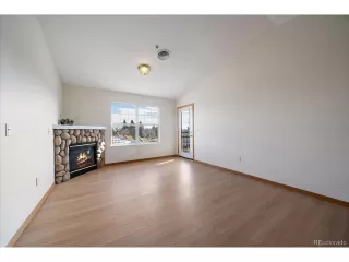 Photo #2: 4367035 Listing 