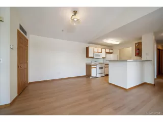 Photo #5: 4367035 Listing 