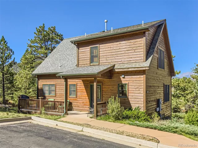 MLS: 4374472 Condo For Sale