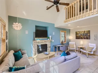 Photo #6: 4374472 Listing