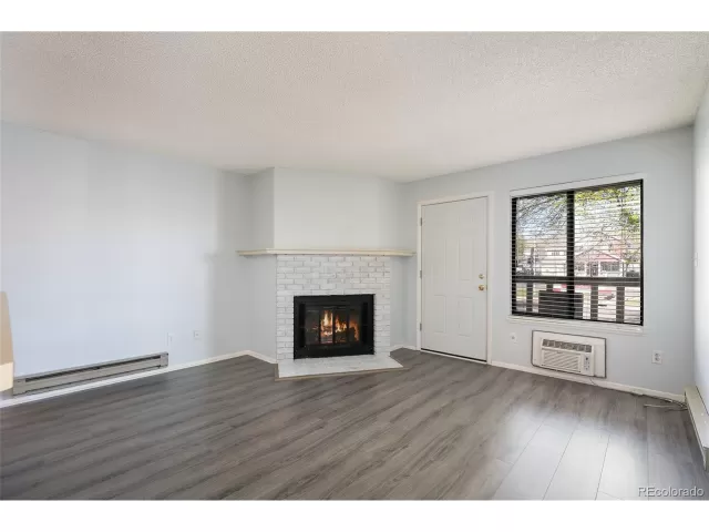 MLS: 4384586 Condo For Sale