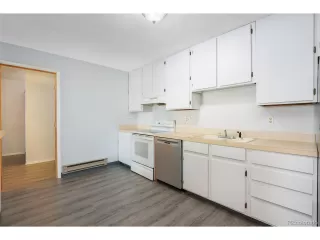 Photo #4: 4384586 Listing