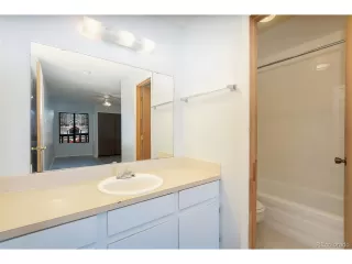 Photo #6: 4384586 Listing