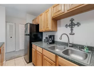 Photo #5: 4385192 Listing 
