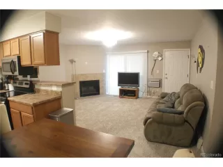 Photo #5: 4390268 Listing