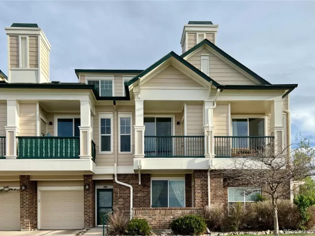 MLS: 4391079 Condo For Sale