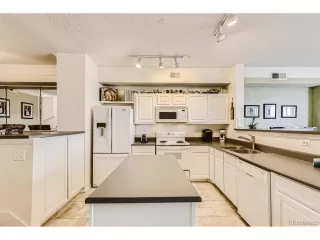 Photo #5: 4391079 Listing