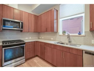 Photo #4: 4392704 Listing