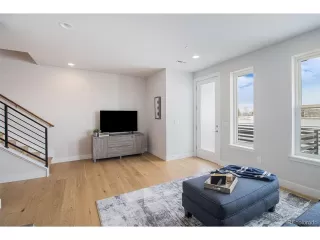 Photo #2: 4397635 Listing