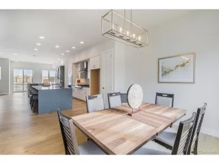 Photo #5: 4397635 Listing