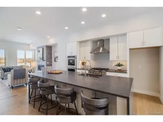 Photo #6: 4397635 Listing