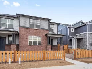 Photo #5: 4400958 Listing