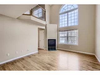 Photo #4: 4406772 Listing