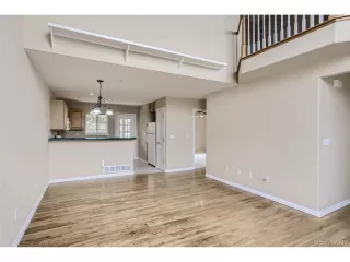 Photo #6: 4406772 Listing