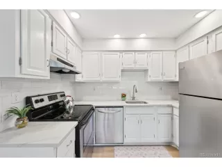 Photo #2: 4408915 Listing