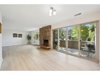 Photo #3: 4408915 Listing