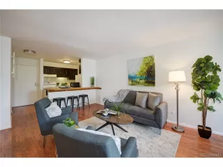 Photo #2: 4419316 Listing