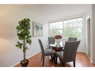 Photo #6: 4419316 Listing