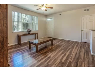 Photo #5: 4423291 Listing