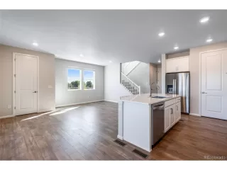 Photo #5: 4432859 Listing 