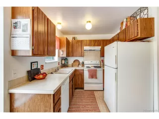 Photo #5: 4437637 Listing