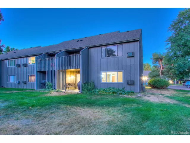 MLS: 4445801 Condo For Sale