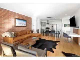 Photo #1: 4463948 Listing