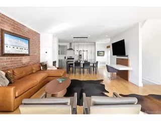 Photo #2: 4463948 Listing