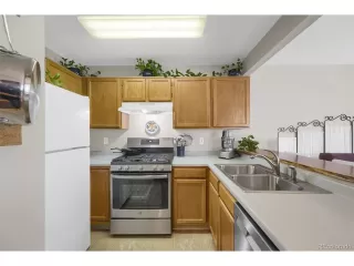 Photo #6: 4464434 Listing