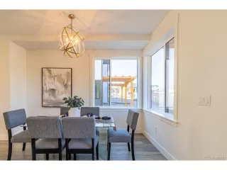 Photo #5: 4474752 Listing