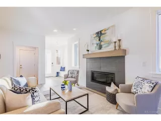 Photo #6: 4474752 Listing