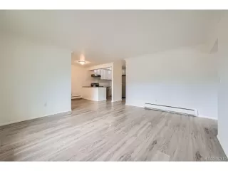 Photo #4: 4476340 Listing