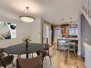 Photo #2: 4477008 Listing