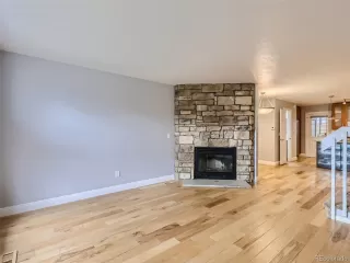 Photo #4: 4477008 Listing