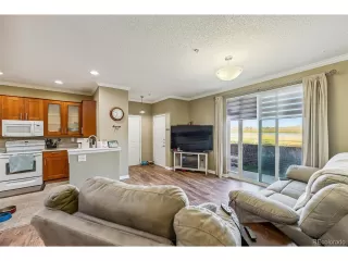 Photo #5: 4486709 Listing