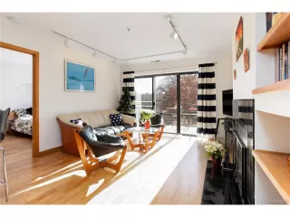 Photo #5: 4489725 Listing