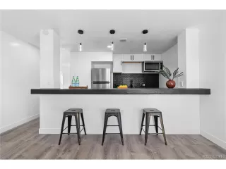 Photo #4: 4491580 Listing